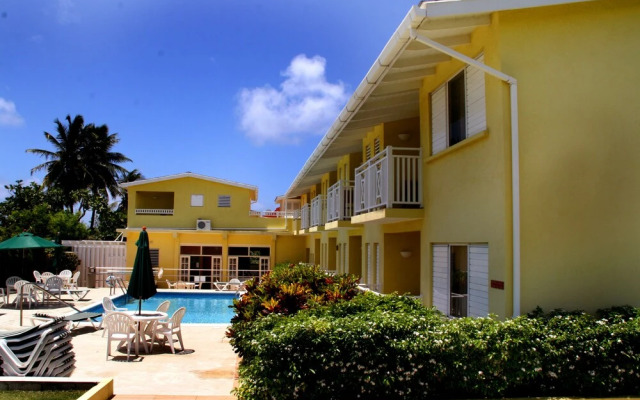 Tropical Winds Apartment Hotel