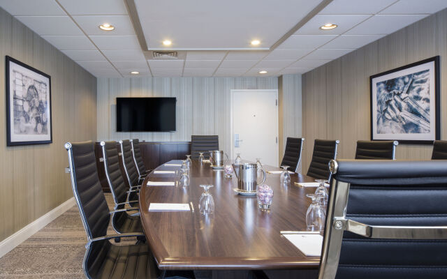 DoubleTree by Hilton Hotel Laurel