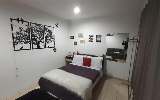 Suite climatizada, ao lado da praca principal