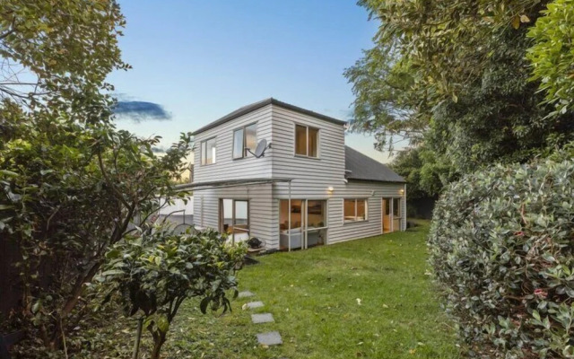 Modern Sanctuary On The Reserve