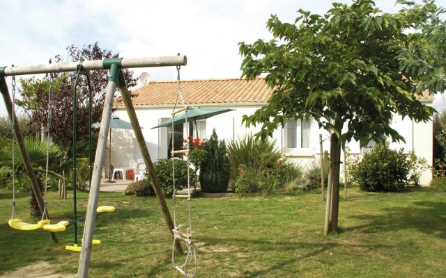 Quiet Holiday Home in Loire by the Sea