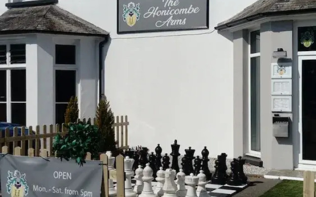 Number 1 Manorcombe