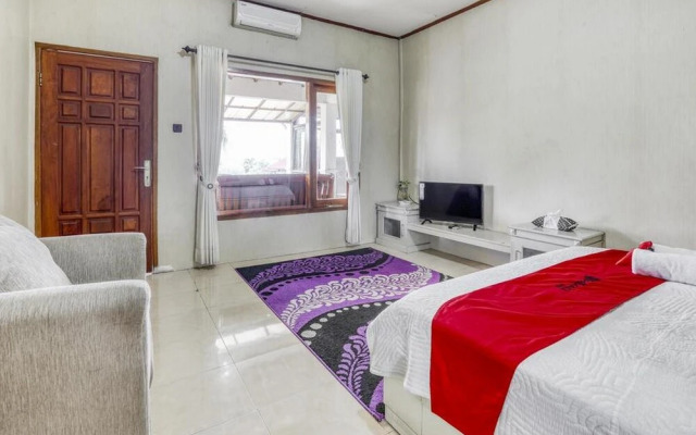 Waroeng Daoen by RedDoorz