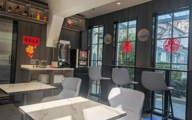 Qinglian Furun Hotel (Beijing Caishikou)