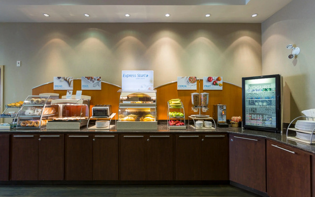Holiday Inn Express Hotel & Suites Riverport Richmond by IHG