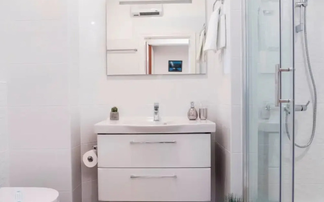 Cozy Villa in Ploce With Shared Pool