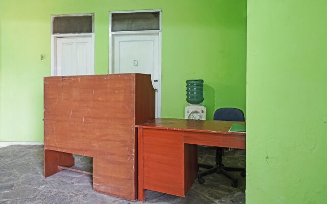 SPOT ON 91325 Pondok Hijau Guest House Syariah
