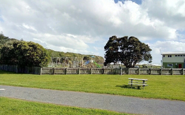 Opunake Beach Kiwi Holiday Park