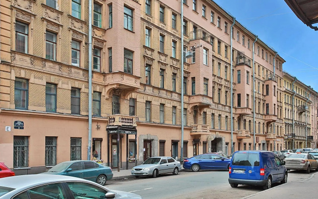 Apartments on Lisa Chaikina Street