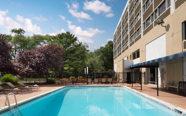 Holiday Inn Clark - Newark Area, an IHG Hotel