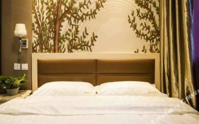 Super 8 Collection Hotel (Beijing Capital Airport New International Exhibition Center)