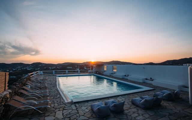 Mykonos Supreme Comfort Suites
