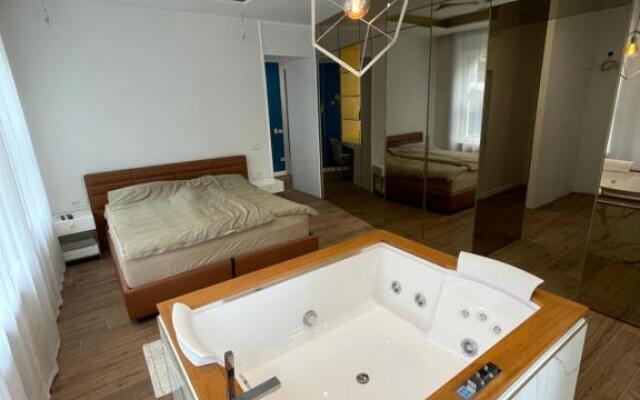 Opulence luxury spa suite - private access to beach in Opatija