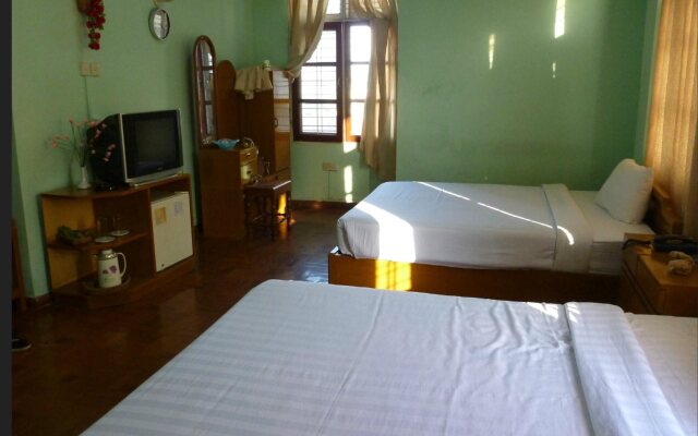 Universal King Hotel
