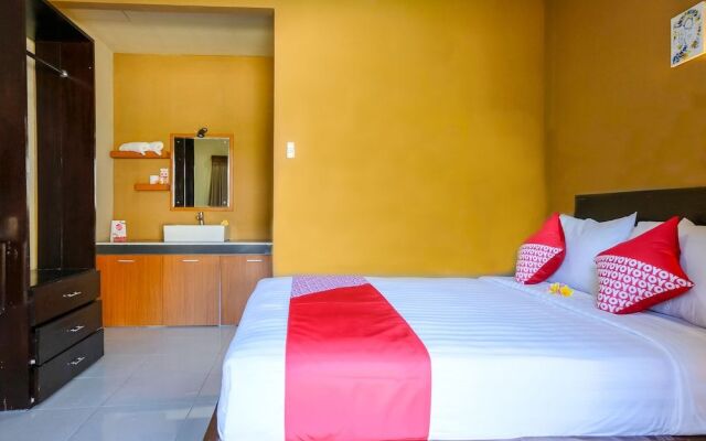 OYO 992 Semilir Senggigi Inn