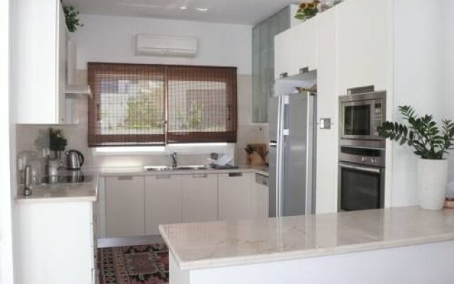Asteria Villa by the Sea