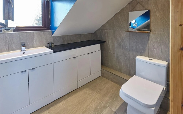 Host Stay Larpool Mews Holiday Home