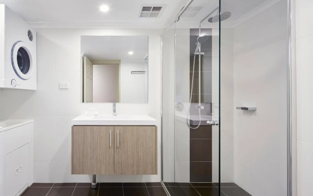Pinnacle Apartments