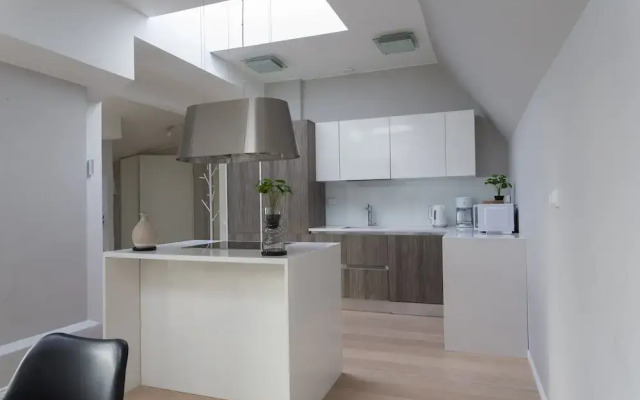 2ndhomes Kluuvi 2BR penthouse with balcony and sauna