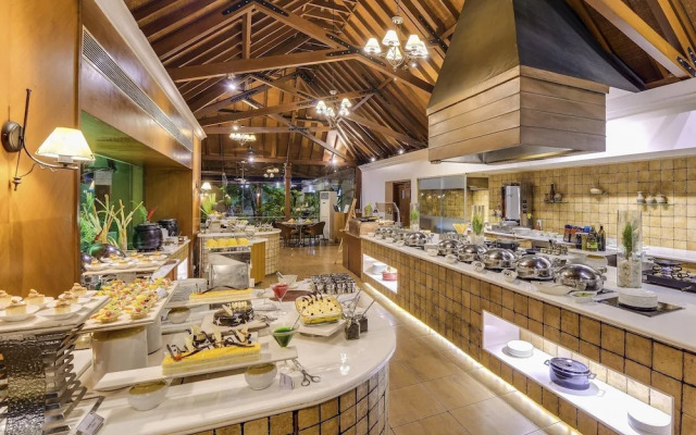 Radisson Plaza Resort & Spa