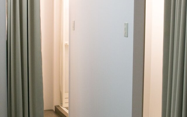 Linda Hostel 106
