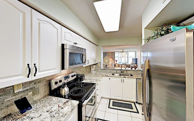 Bahia Vista 8-309 Two-bedroom Apartment