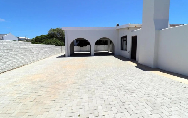 Naude House in Struisbaai