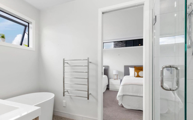 Stylish Villa Escape - Matakana Holiday Home