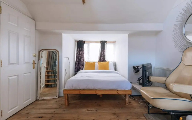 Vibrant & Eclectic 3 Bedroom Flat - Bedminster, Bristol!