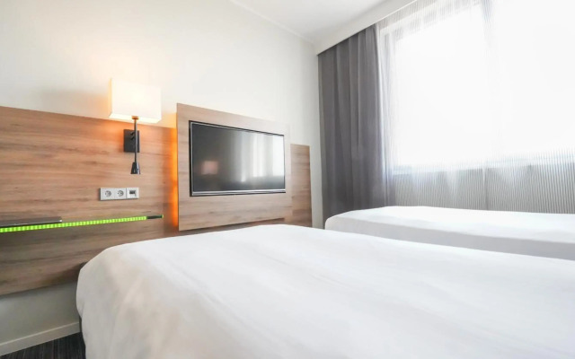 X Hotel