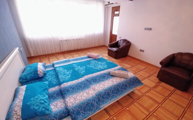Deluxe Apartment with Sea and F1 view