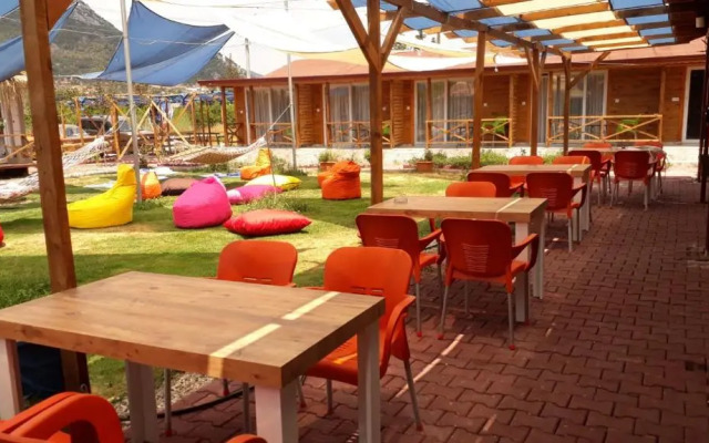 Zeyos Lodge Hotel&Restaurant