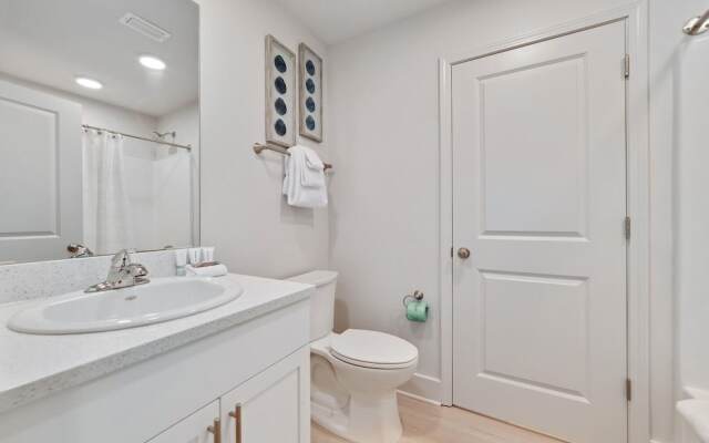 Charming 2bd/1.5ba Beachfront Condo w/ Pool View