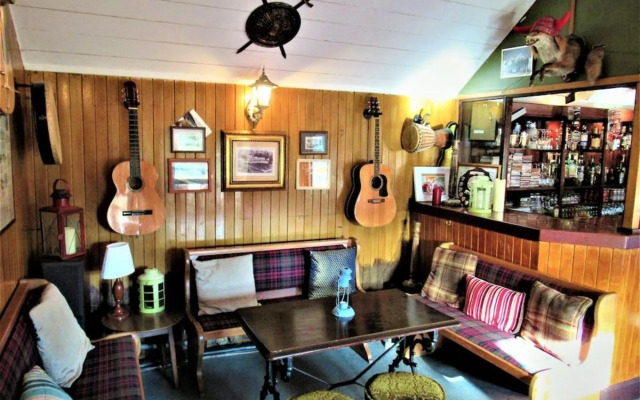 Invershin Hotel Bunkhouse & Bar