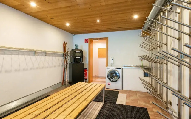 Spacious Apartment With Solarium