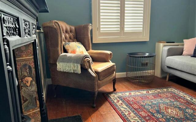 Escape 2 Unwind, Victorian Elegance