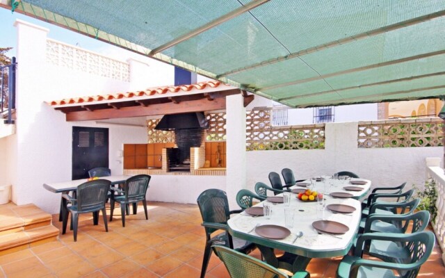 Villa - 6 Bedrooms with Pool and WiFi - 105005
