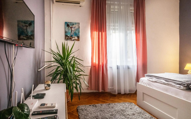 Neimar Apartment with Wi-Fi and parking