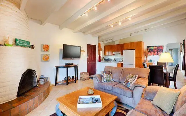 Rosemont Duplex (upper level)