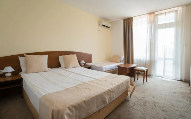Perla Plaza Hotel