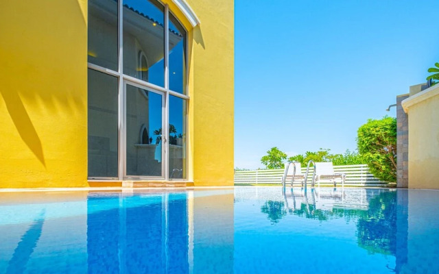 LUX Holiday Home - Frond E 1