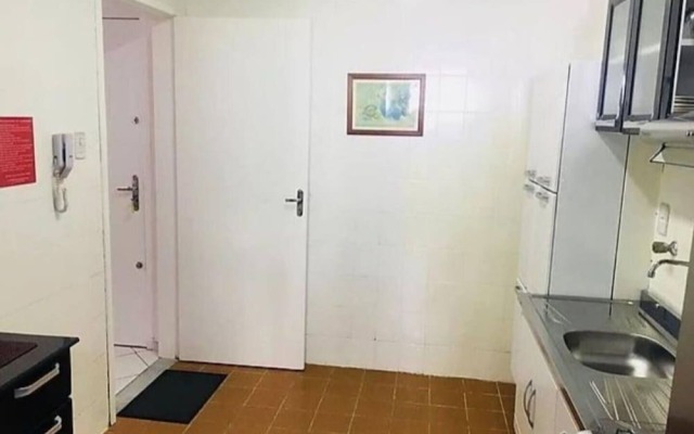 Apto Com Acesso Exclusivo a Praia em BC