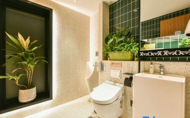 TRUE GO HOTEL（Xilin Hot  Beizi Temple）