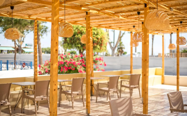 Atma Beach Rooms & Suites