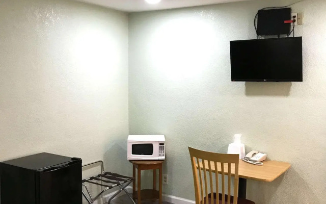 Americas Best Value Inn Visalia