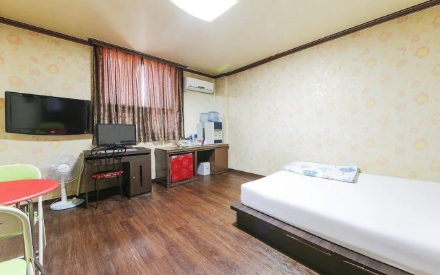 Sangmu Motel Gwangju