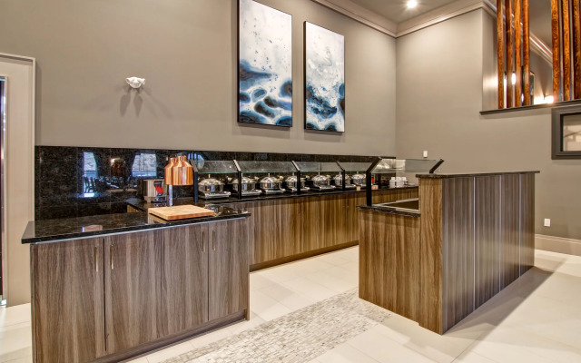 Chateau Nova Yellowknife