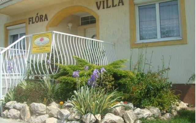 Flora Villa