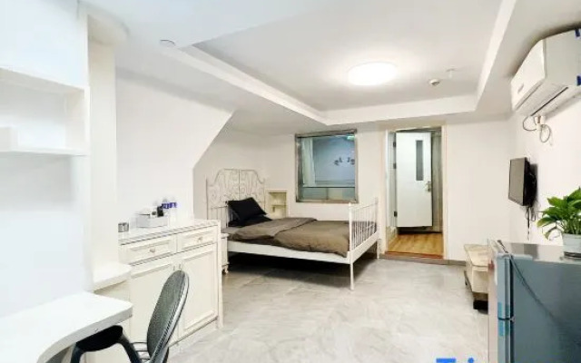 Qingyiwan Apartment (Shanghai Railway Station Jiangning Road Subway Station Branch)