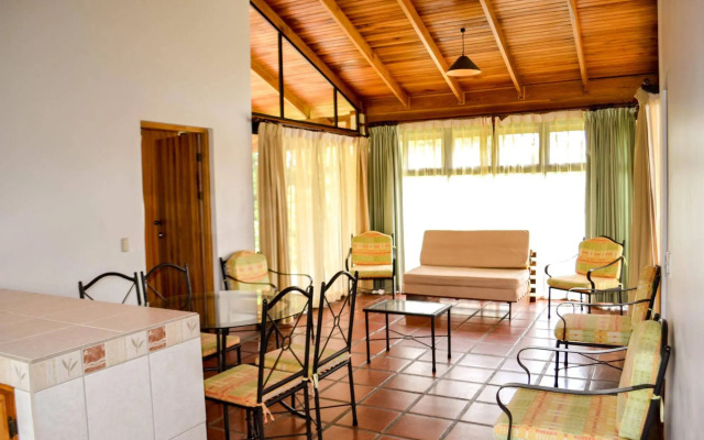 Termales del Bosque & Hot Springs